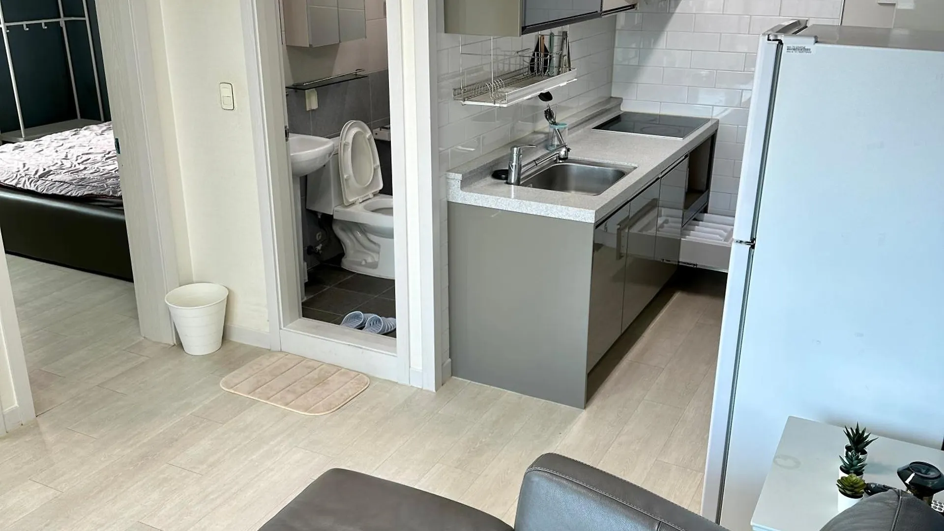 Sadang Station Double And Single Studios Seoul