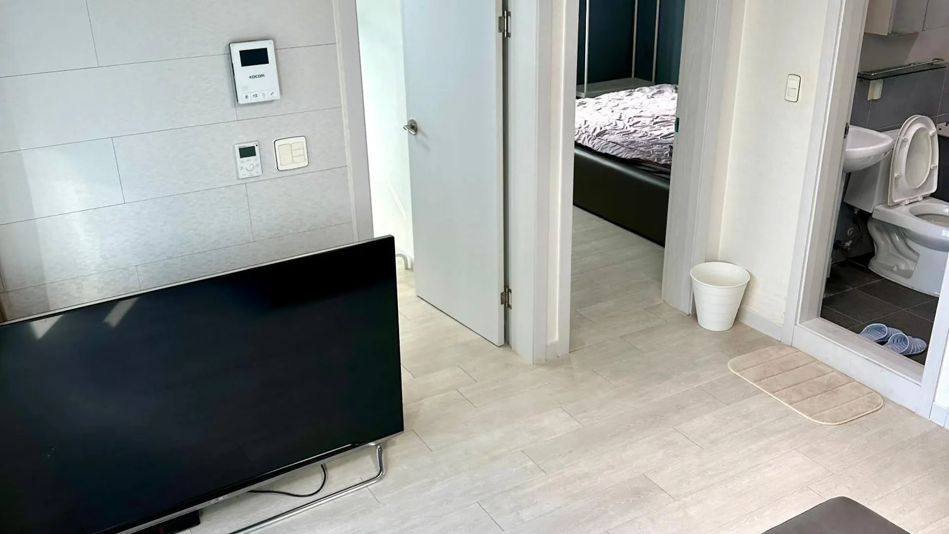 Sadang Station Double And Single Studios Seoul